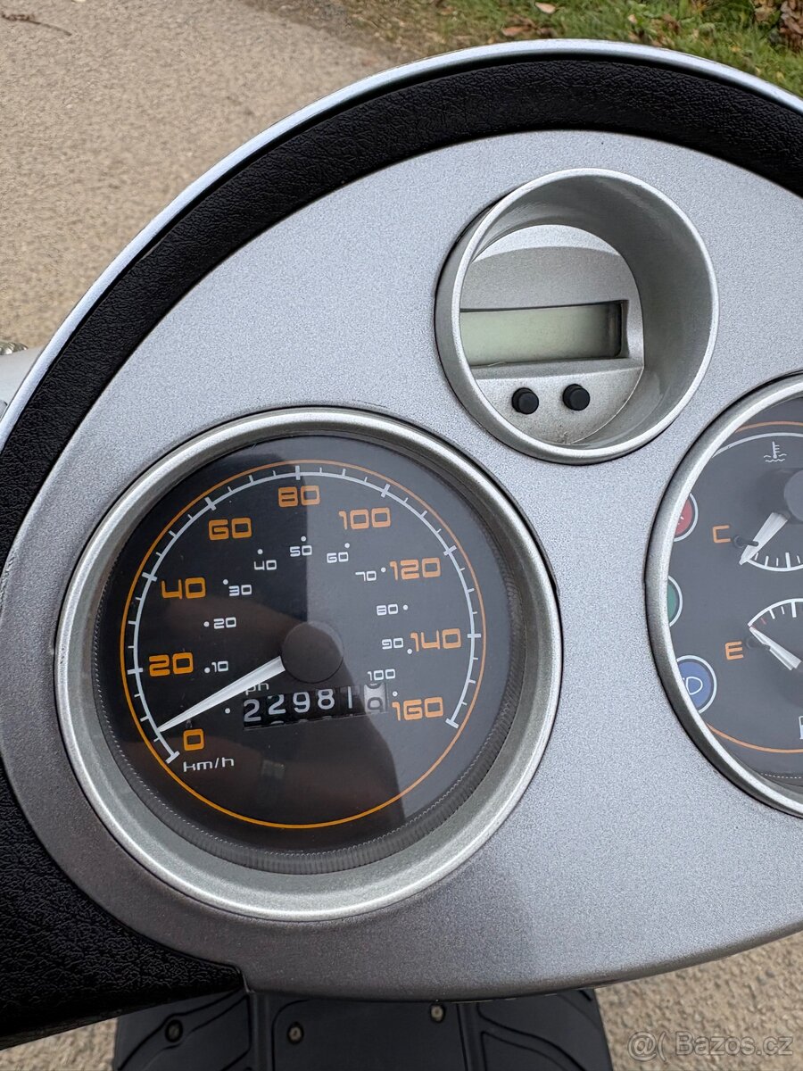 Piaggio Carnaby 200 - 7