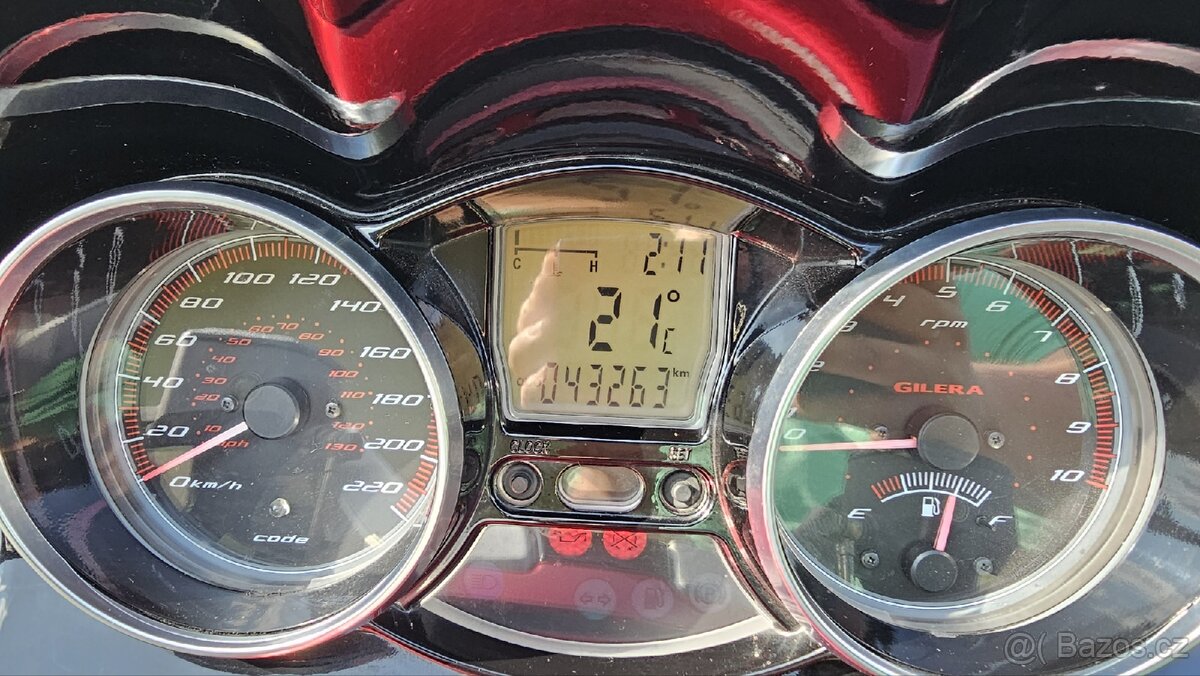 Gilera GP 800 2011 - 7