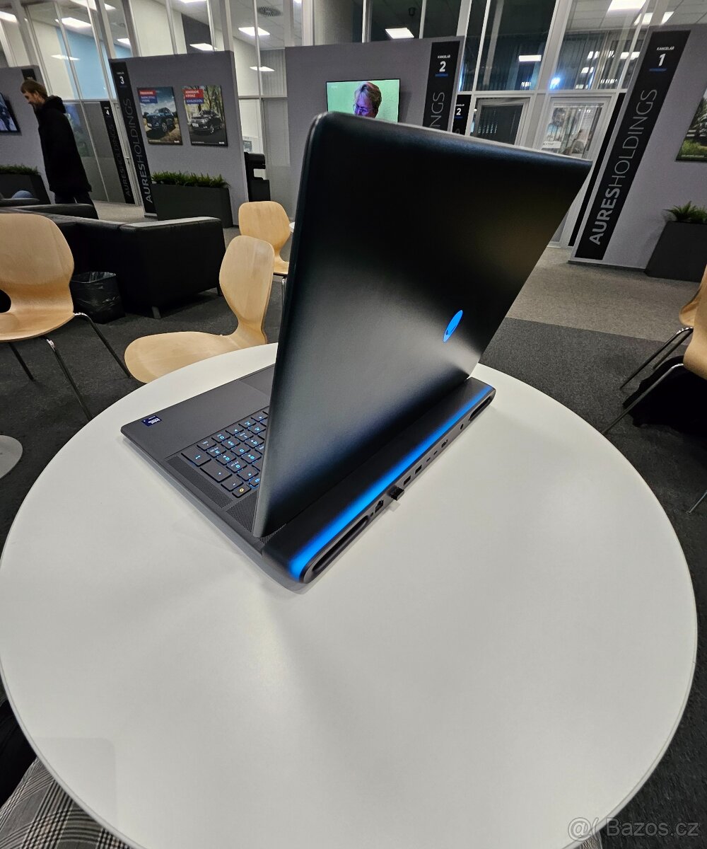 Alienware 18 Area-51m U7-255HX – 300Hz/2K TOP - 7