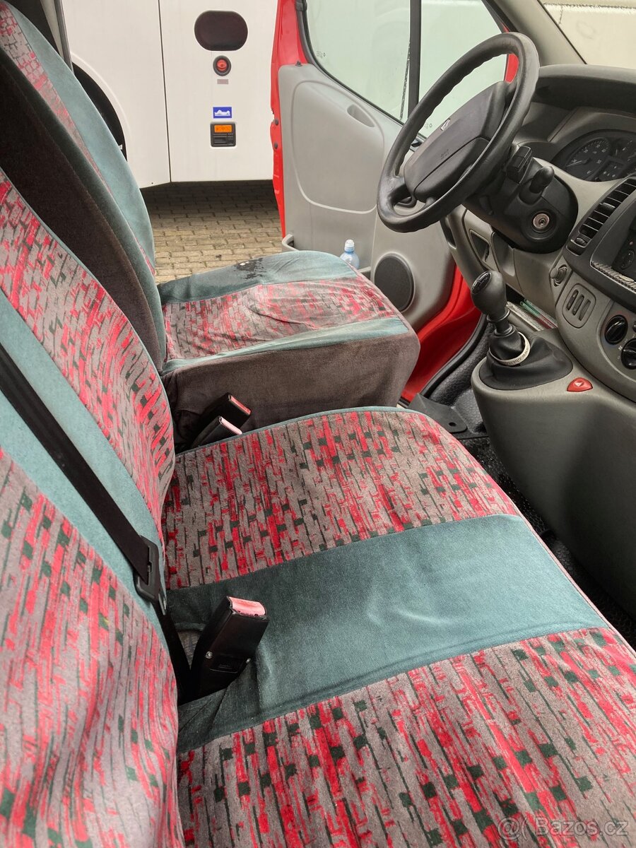 Renault TRAFIC 9 míst (8+1), 1.9dci 74kw, rok 2003 - 7