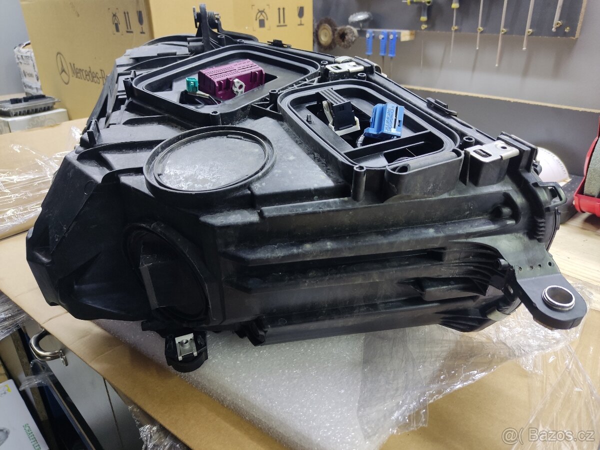 Mercedes Benz S-Class 223 digital light světlo - 7