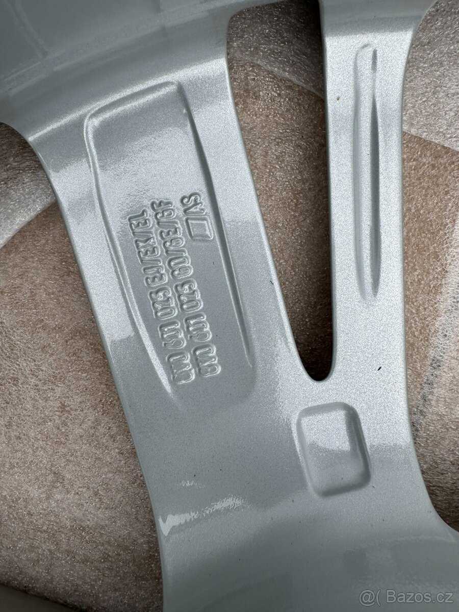 Originál alu kola Audi RS3 5x112 R19 nová sada - 7