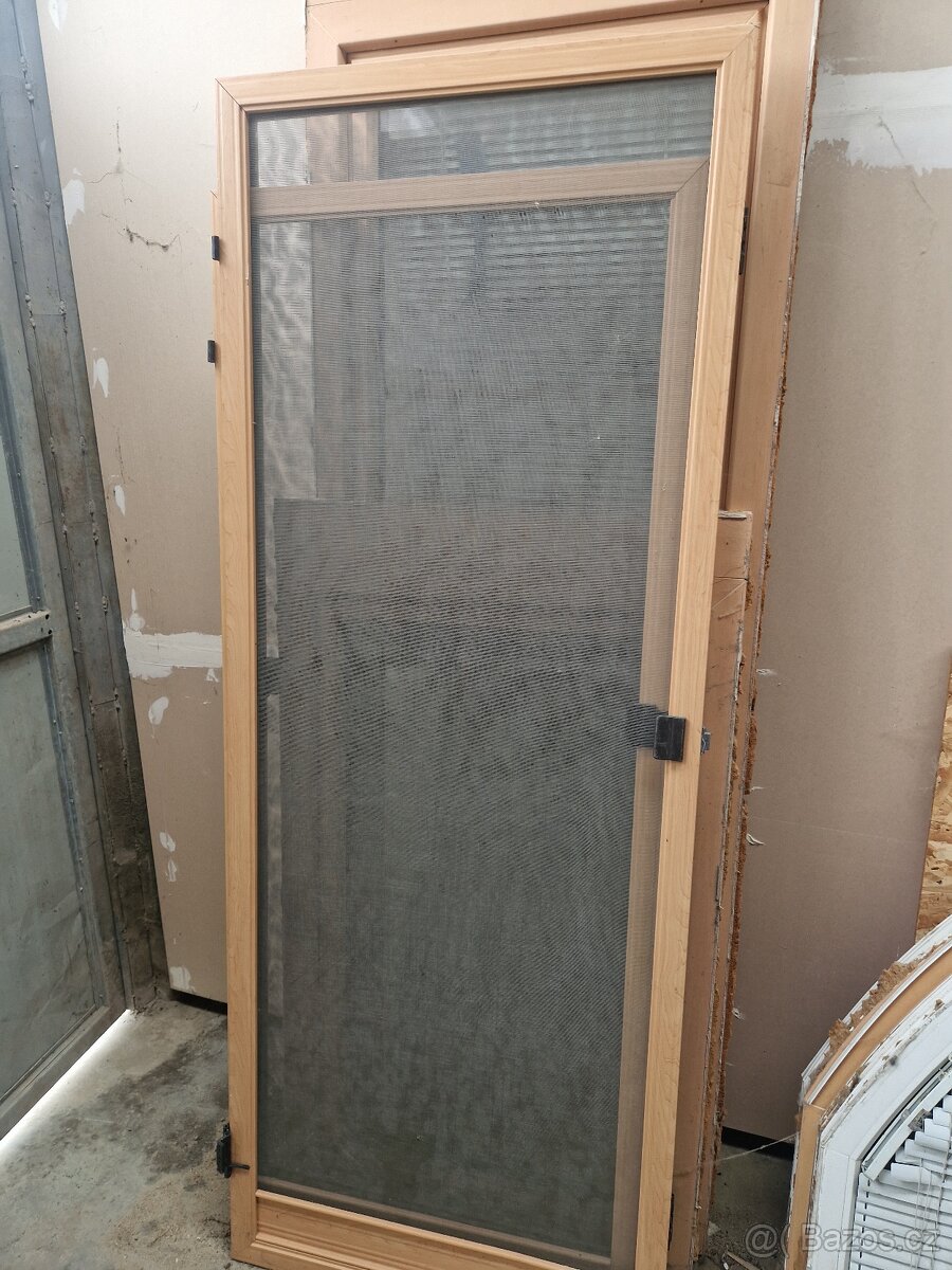 Plastová okna oboustranná (bílá/dřevo) + síťky - 7