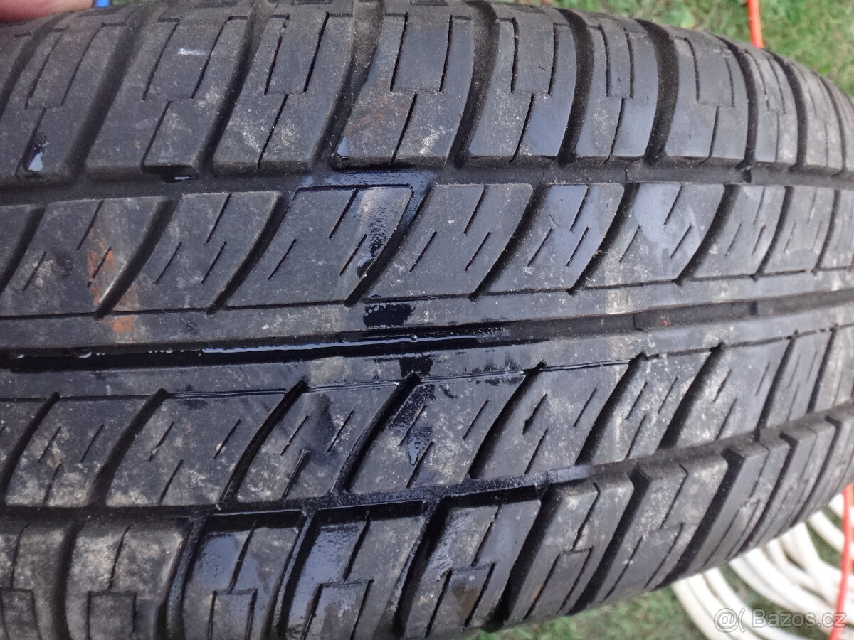 Prodám zimní 165x70 R 13 pneu na discích na Ford Focus - 7