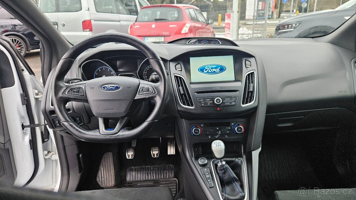 Ford Focus RS 2,3i - 7
