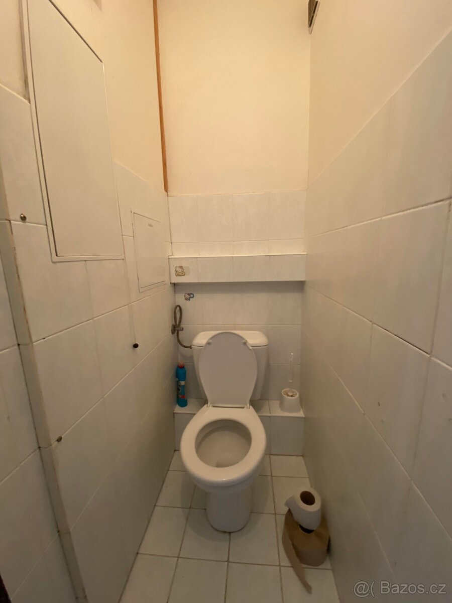 Pronájem — pokoj s trvalým pobytem pro pár na Hájích - 7