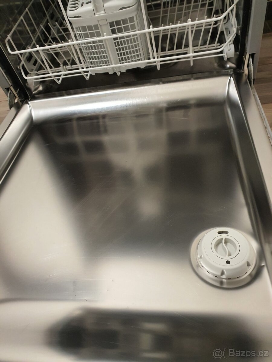 A+ myčka pod pracovní desku Electrolux s dovozem - 7