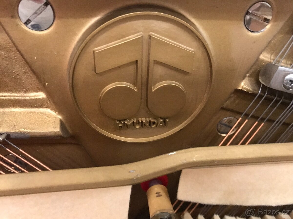 Nabízím pianino HYUNDAI - 7