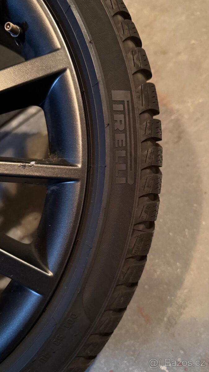 Alu kola Škoda Octavia 3 originál zimní pneu Pirelli 6,5mm - 7