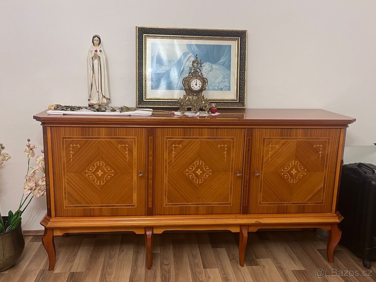 Starožitný nábytek - 7