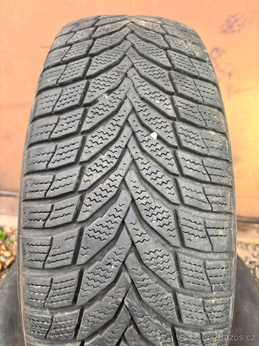 Zimní pneu 215/65 r16 - 7