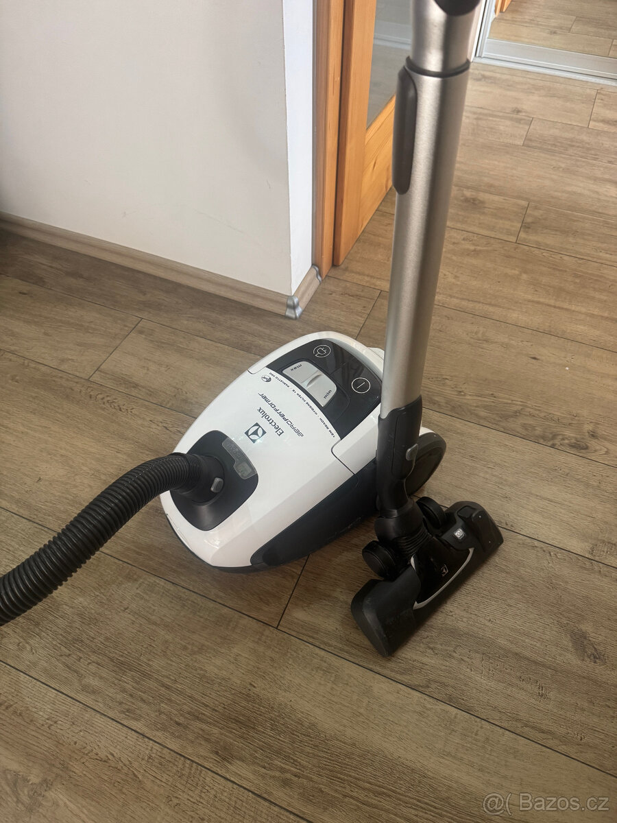 Vysavač electrolux sáčkový Aeroperformer - 7