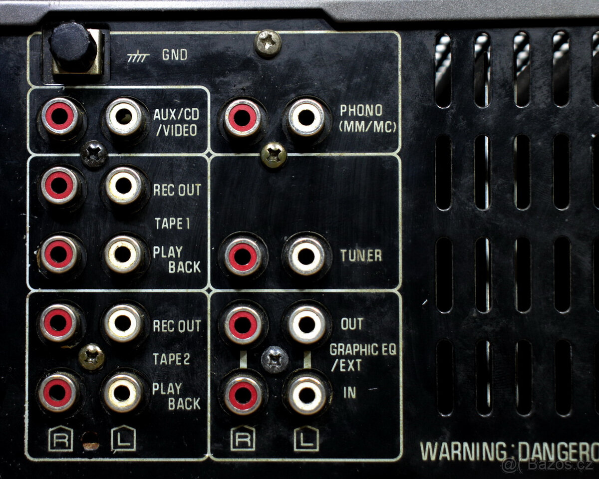 Zesilovač Technics. - 7