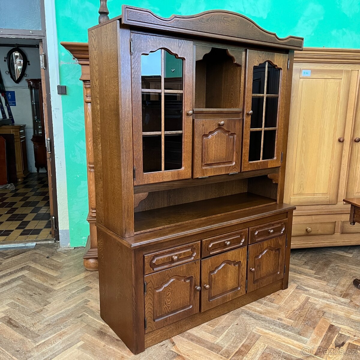 Stěna tmavá dubová, 6 d., 3 š., sklo - 7