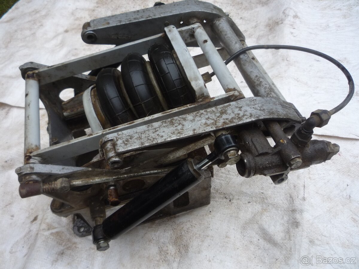 Prodám nějaký těžký nosník do zadních šavlí hydraul. traktor - 7