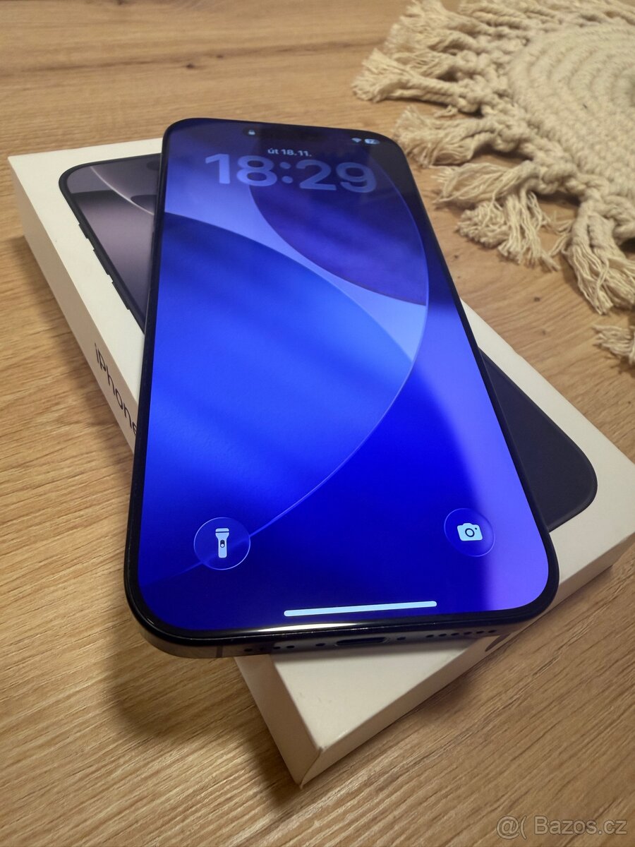 iPhone 16 Pro Max, Black Titanium, 256GB - 7