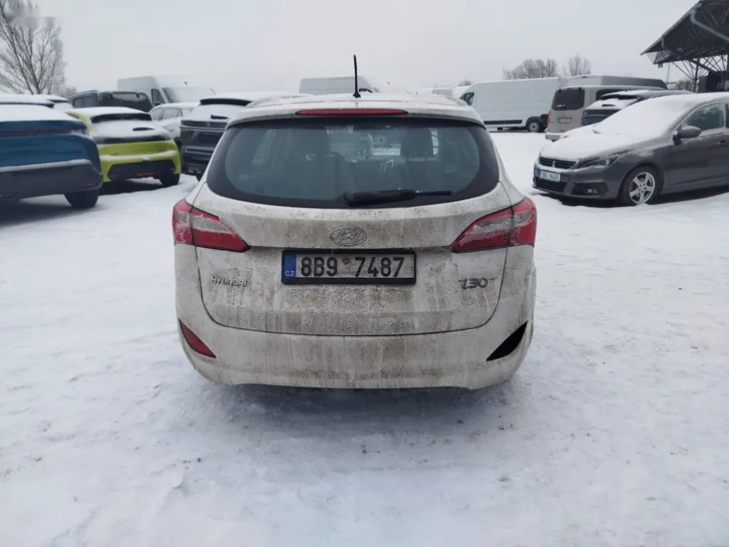 Hyundai i30, Kombi 1.4i 73kW Bourané - 7