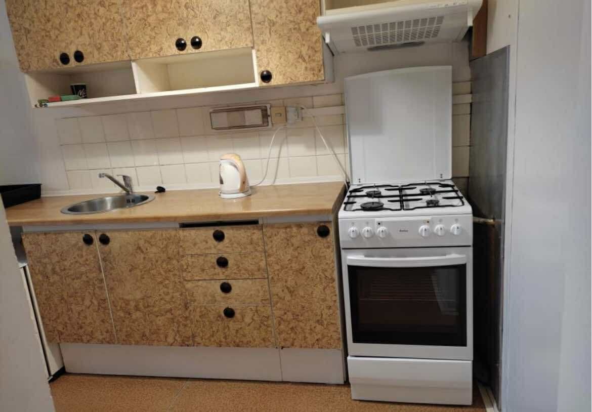 neprůchozí samostatný pokoj - 7