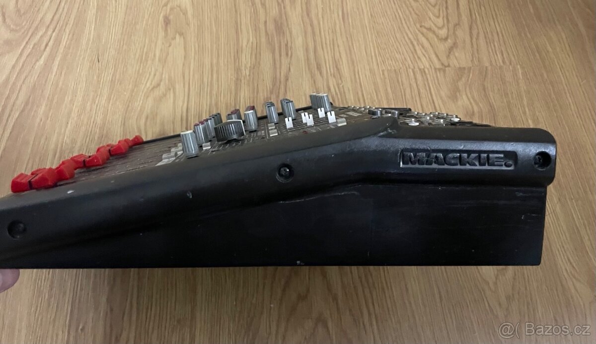 Mackie DFX-6 - 7
