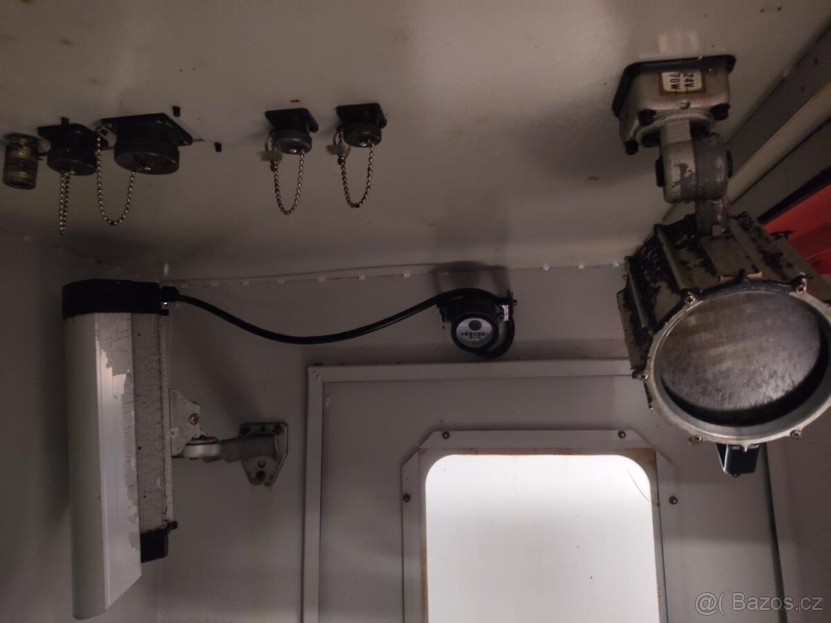 Obráběcí centrum (vertikální) INTOS VOC 1000 - 7