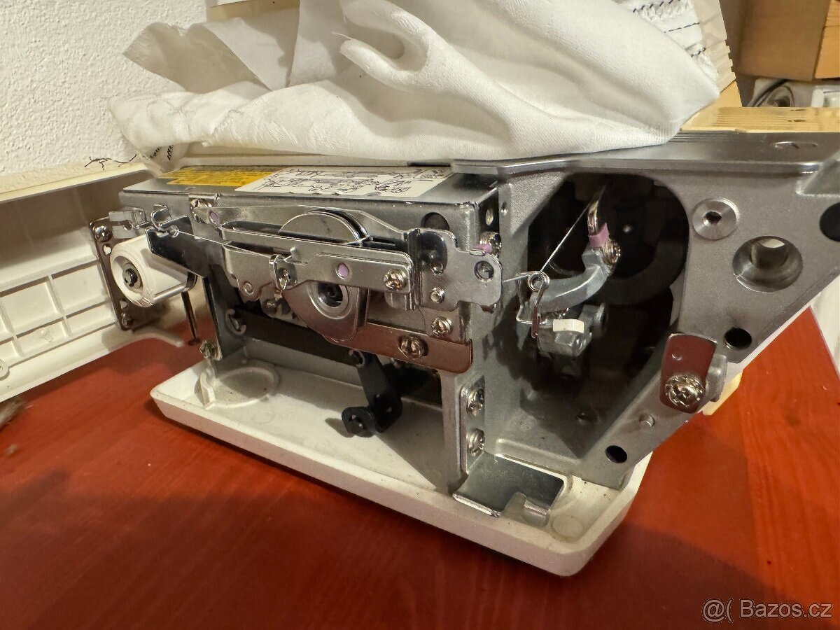 Coverlock Bernina 009DCC - TOP stav - 7
