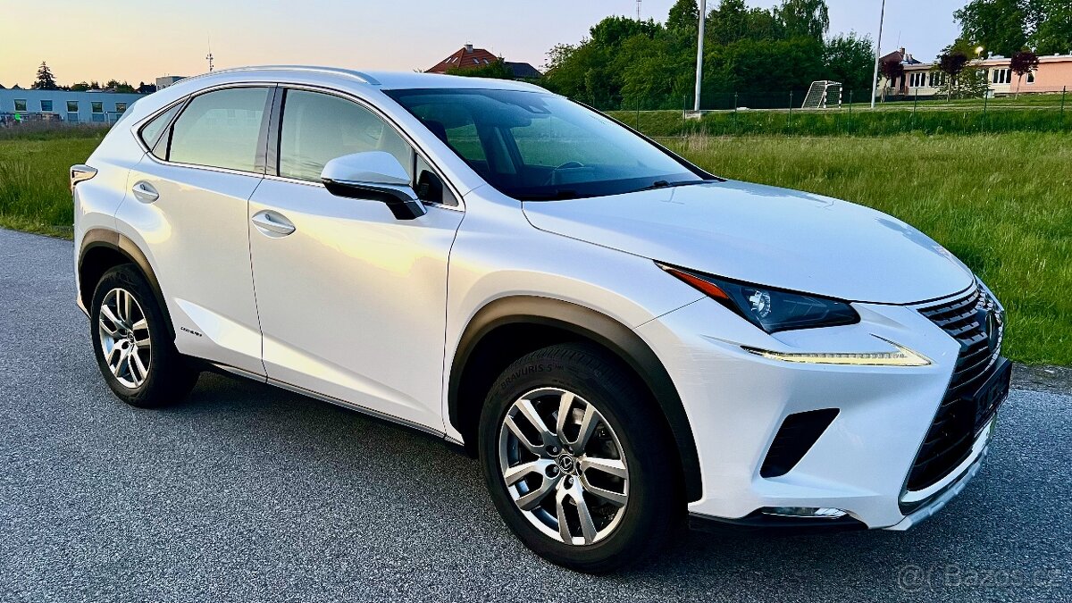 Lexus NX300h Hybrid m.2021 Perleť Navi Kamera Automat - 7
