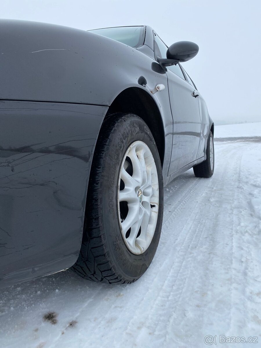 Prodám Alfa Romeo 147 1.9jtd 108kw STK 11/2026 - 7