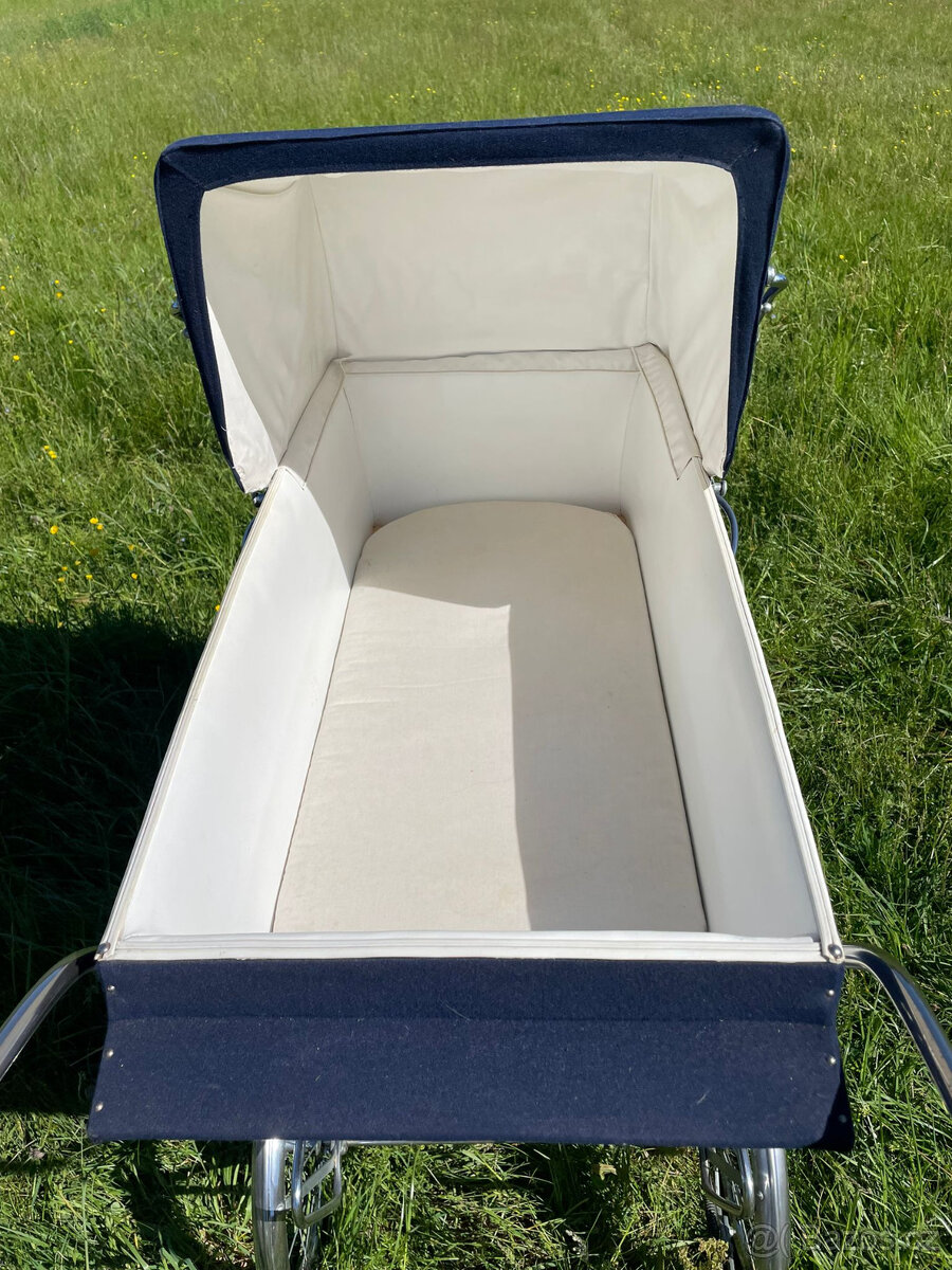 Retro kočárek zn. Record - 7