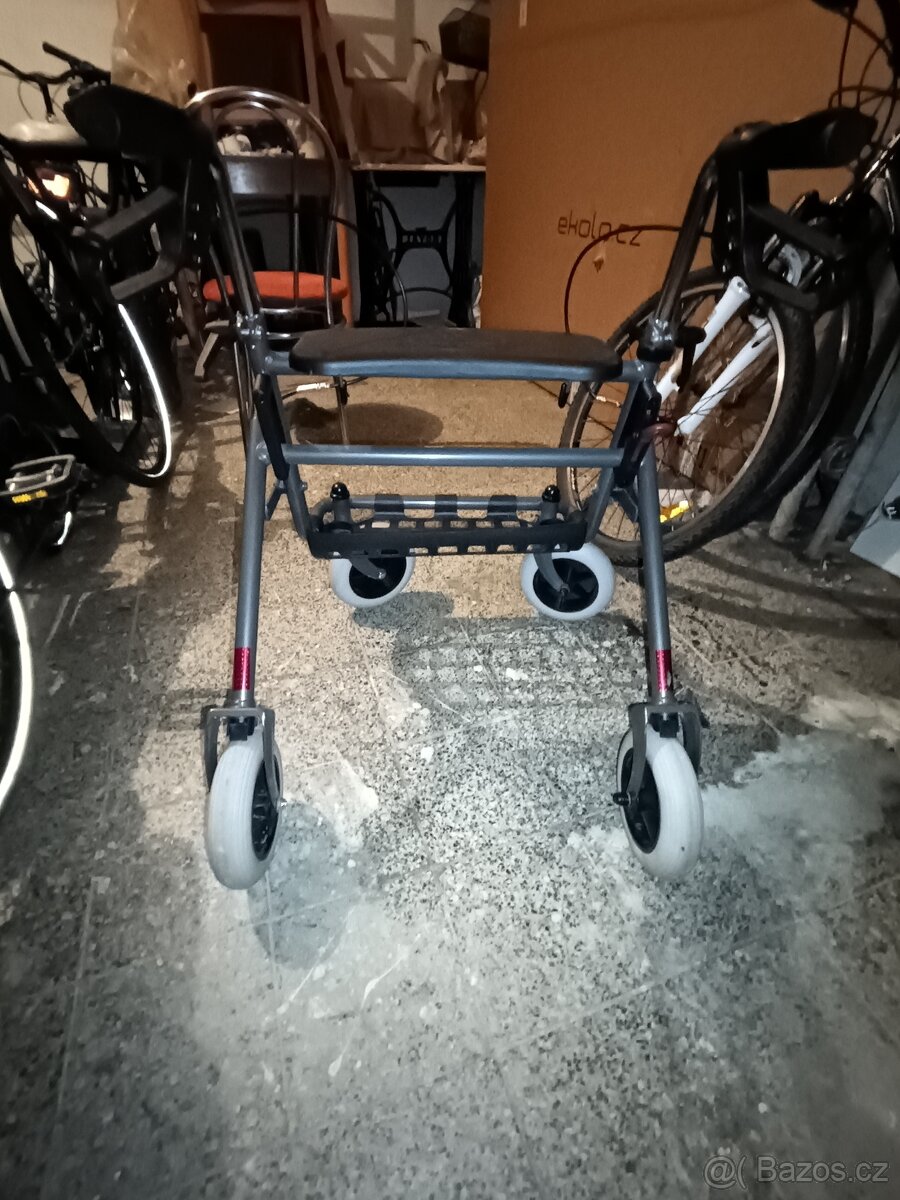 Chodítko pro seniory Vermieren FOUR-Light do 130kg - 7