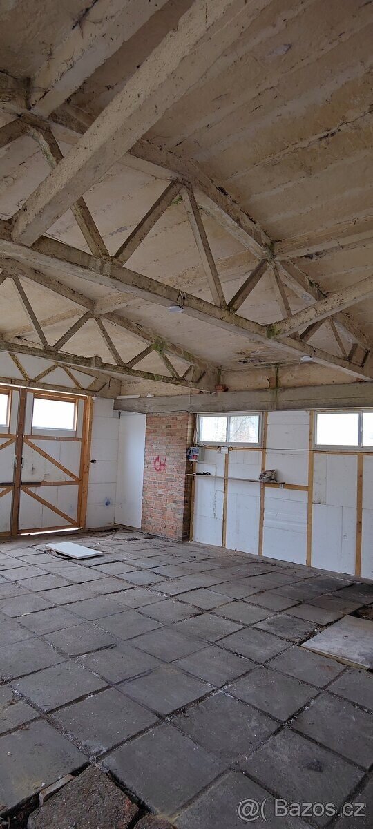 Hala +garáž + pozemek - 7