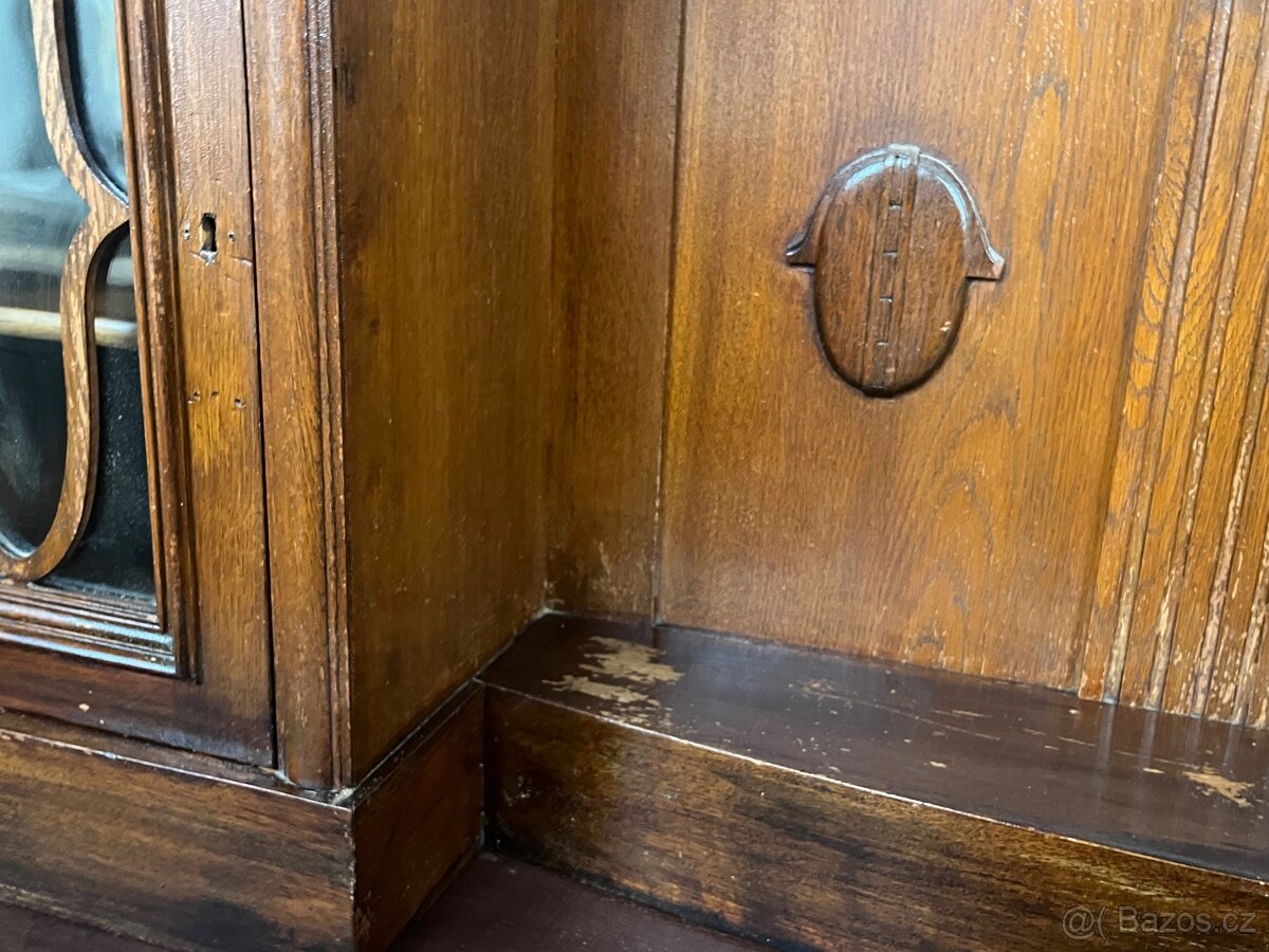 Starožitná komoda - 7