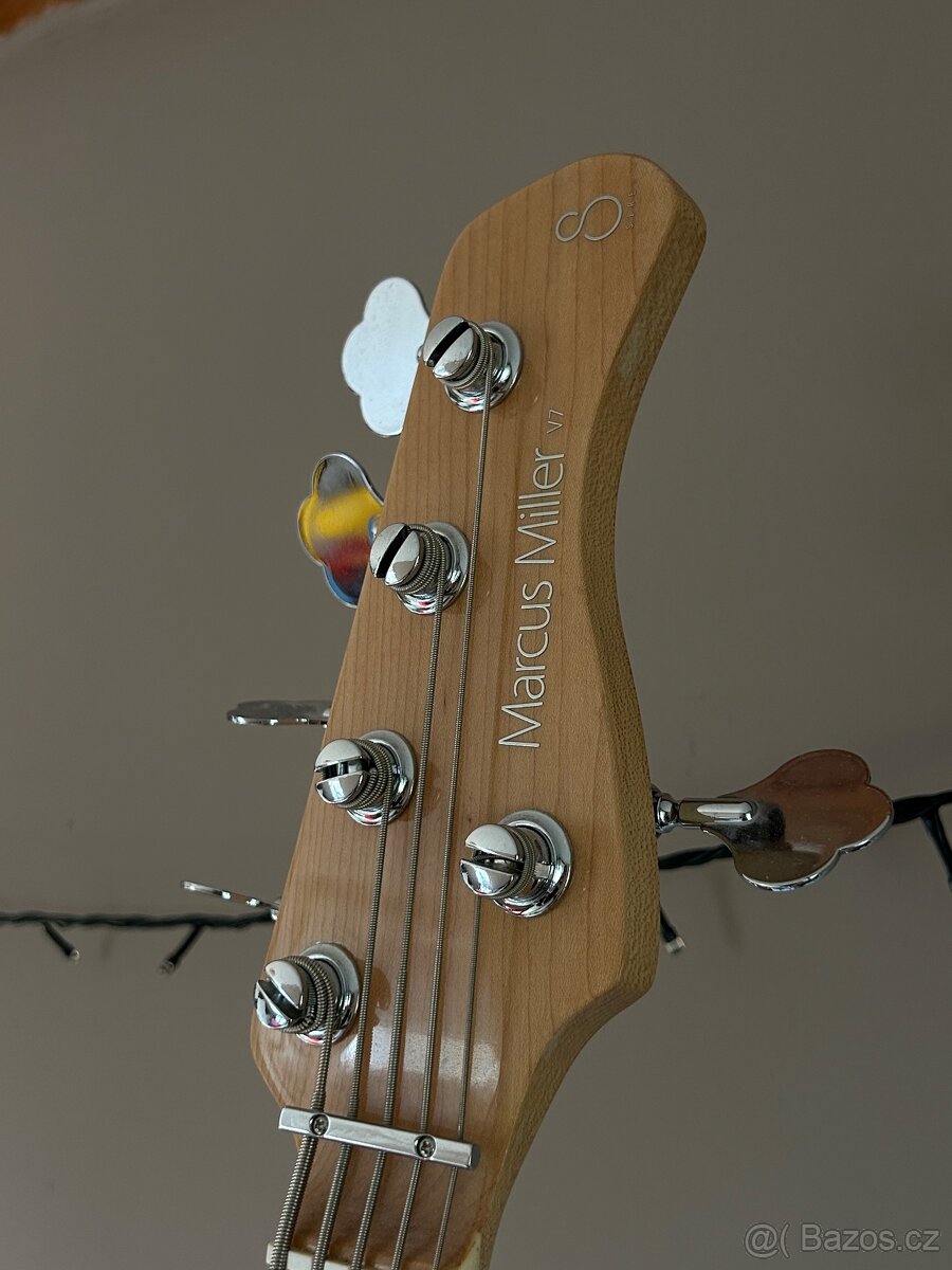 Baskytara Marcus Miller - 7
