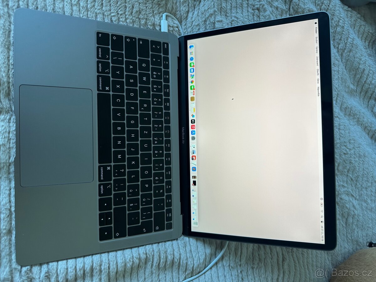 13palcový MacBook Air - 7