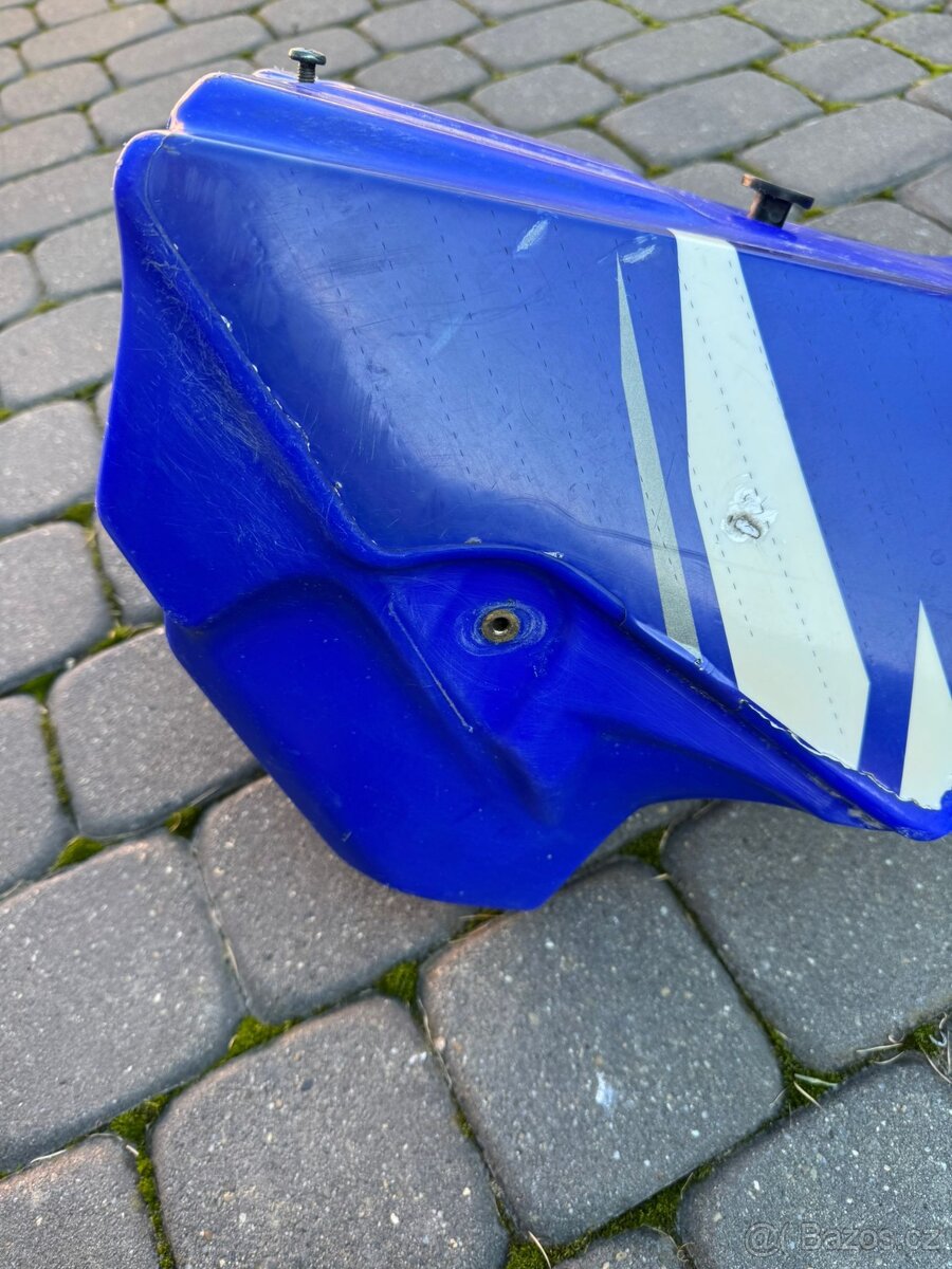 Palivová nádrž s kohoutkem Yamaha YZ 125 250 r 02-04 - 7