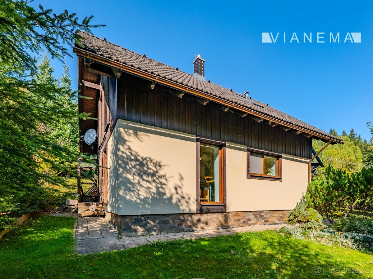 POUZE U NÁS Výjimečný rodinný dům, pozemek 973 m2, Makov - 7