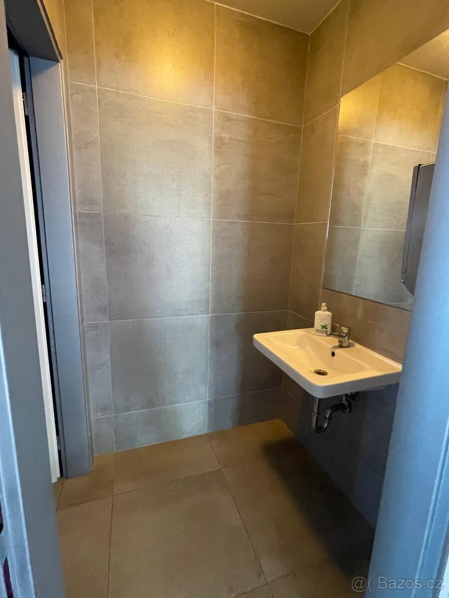 Komerční prostor stavebnin - 7