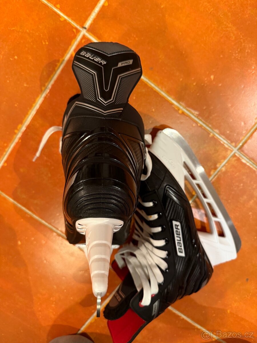 Brusle Bauer supreme pro vel. 8 - 7