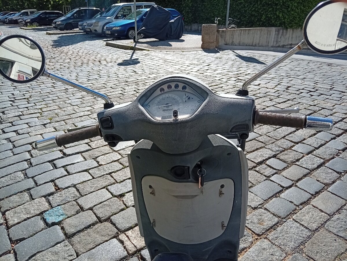 Piaggio Liberty 125 bílá barva - 7