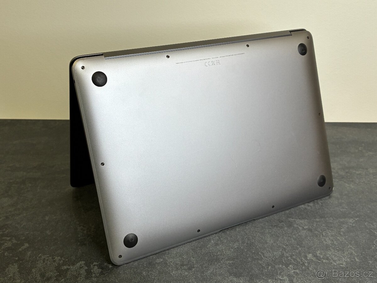 MacBook Air 13'' 2020 / i5 / 8GB / 256GB SSD - DPH - 7