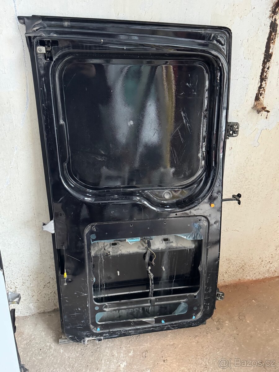 Ford Transit 2005, zadní 5. dveře - 7