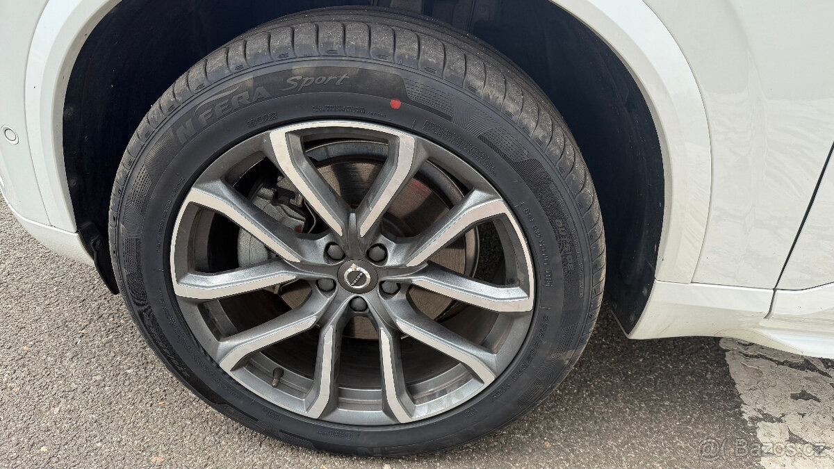 Volvo XC90 T6, 2.0l, 235kw, AWD, bílá, 7 míst, 2017 - 7