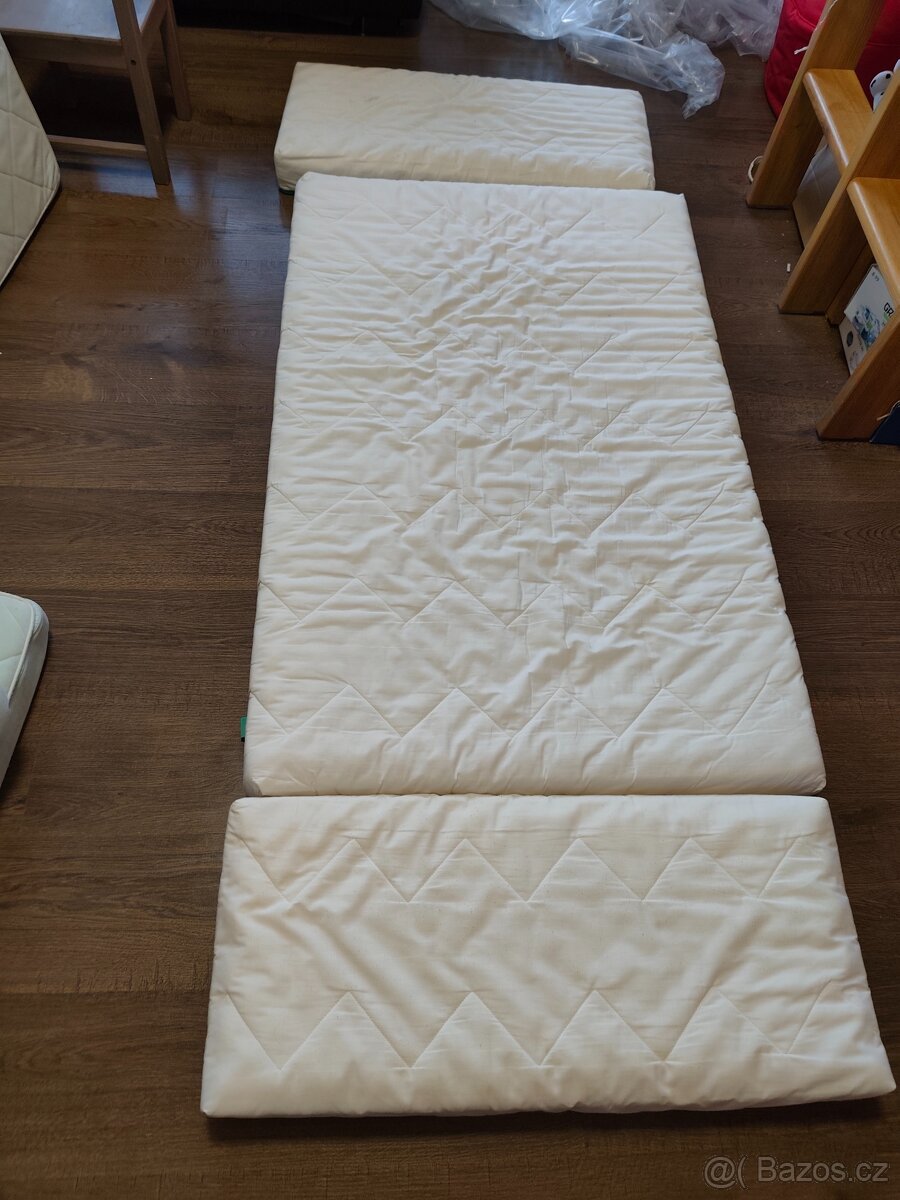 Dětské rostoucí postele a stolek s židličkami - 7