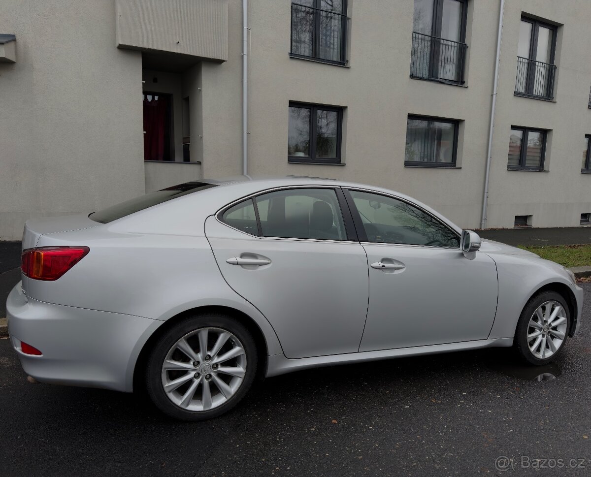 Prodám Lexus is 220 d Kolin - 7