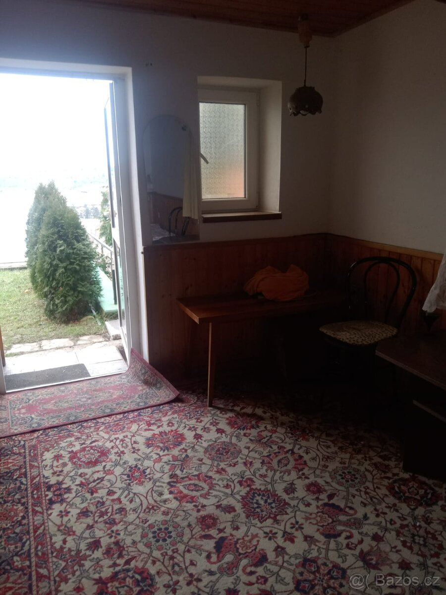 Pronájem bytu v domě se zahradou - 7