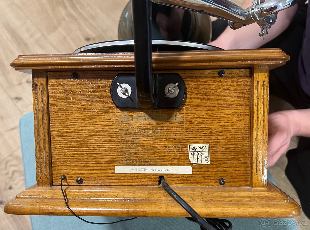 Gramofon s rádiem a kazeťákem - 7