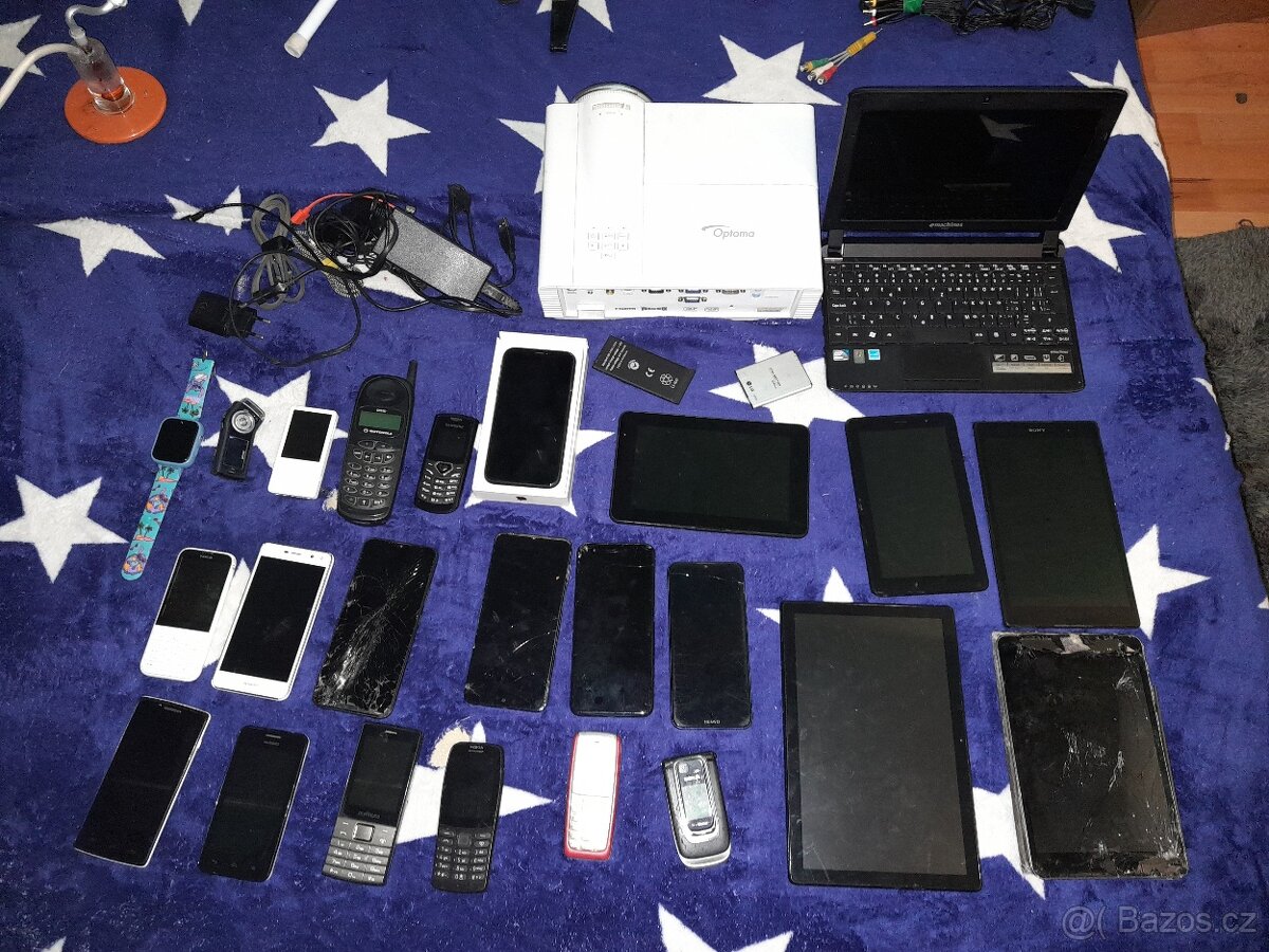 Elektronika telefony počítač tablety - 7