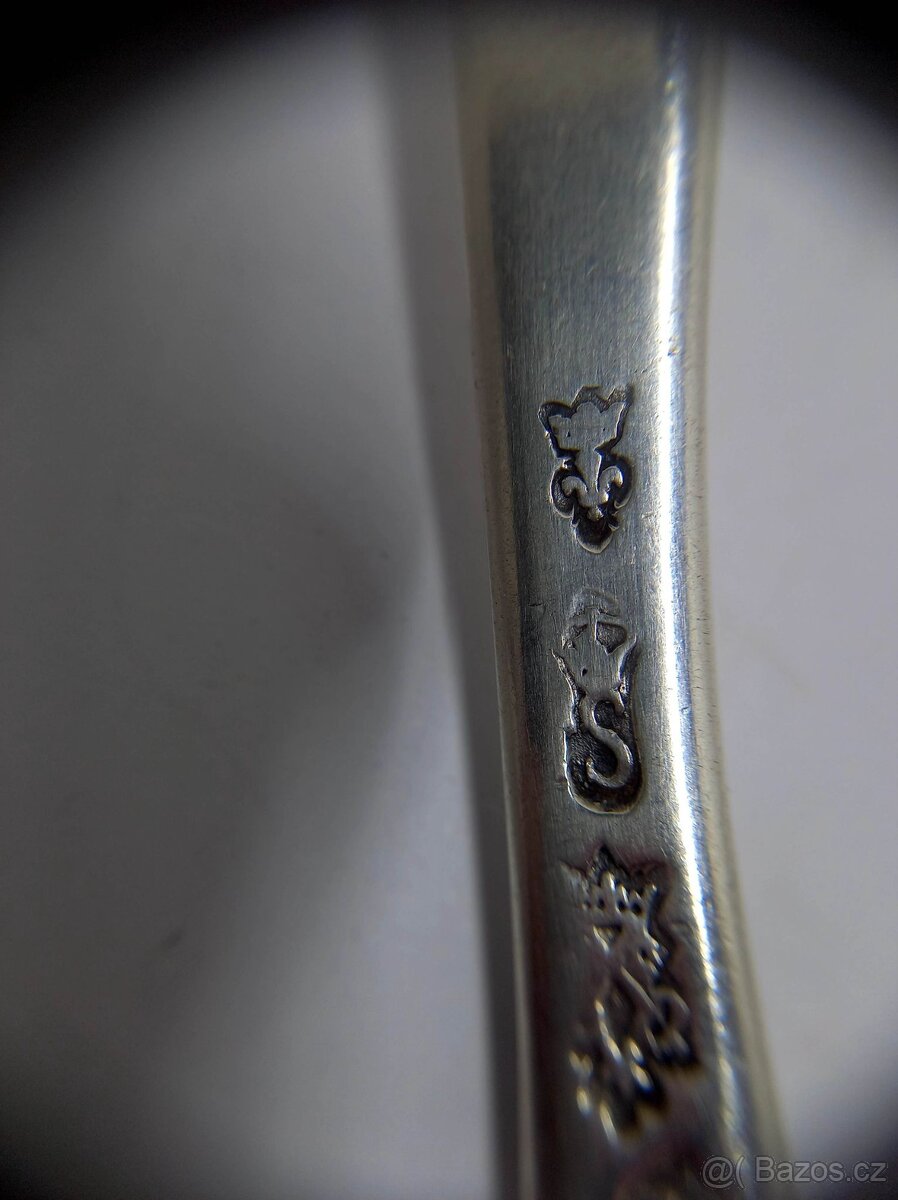 Starožitná stříbrná lžíce z Francie. Rok 1734-35 - 7