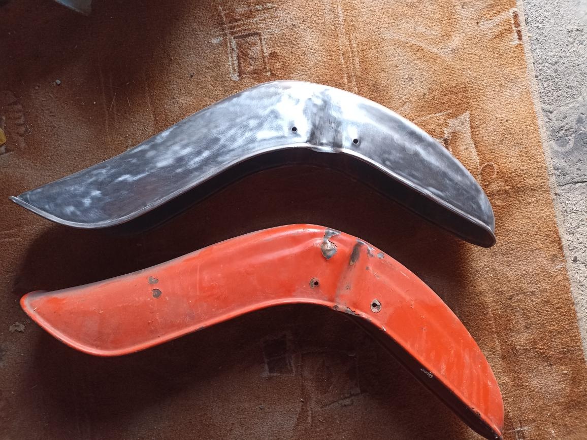 Před. blatník Jawa pionýr 20,21, - 7