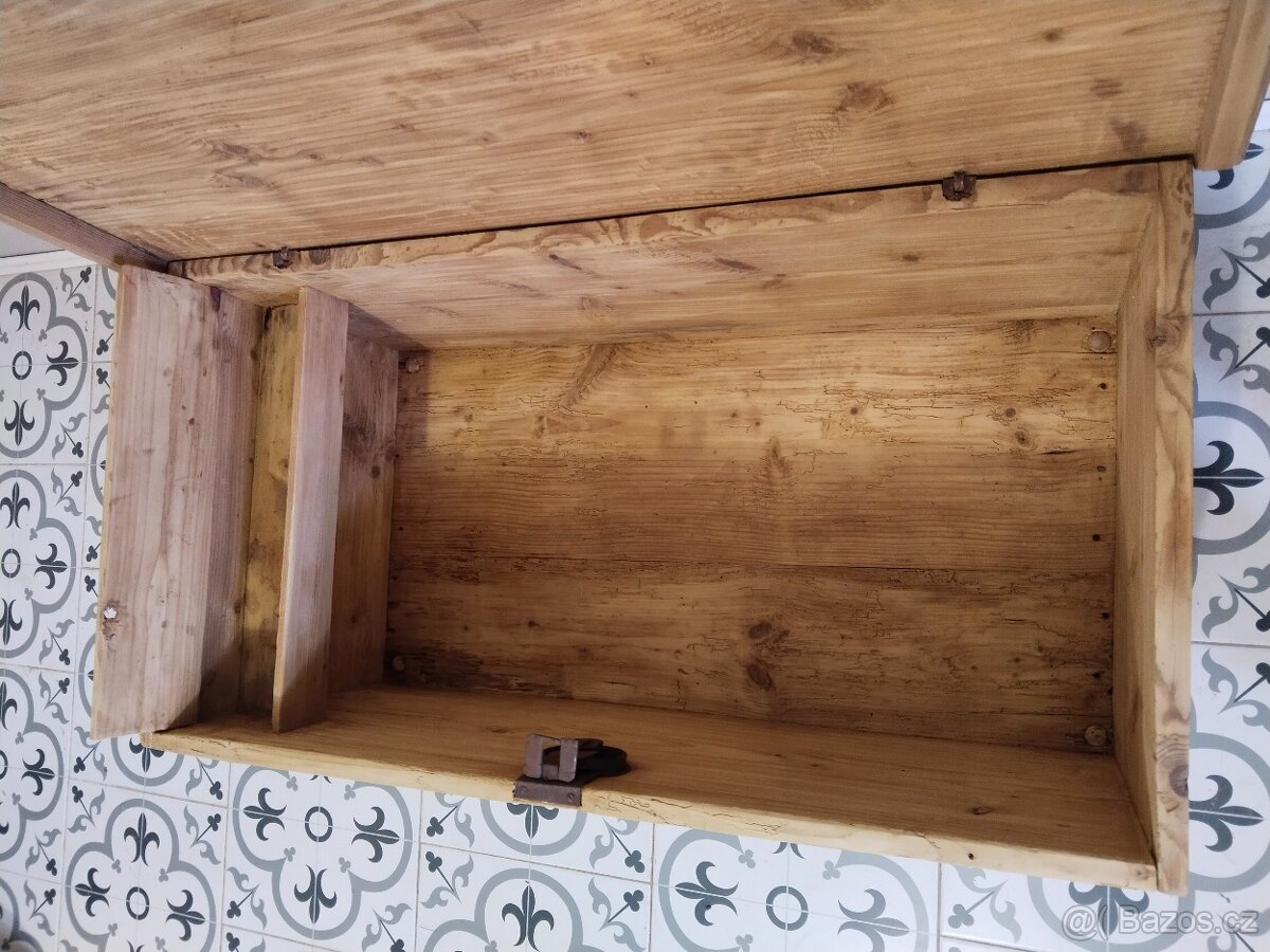 Stará truhla po renovaci - 7
