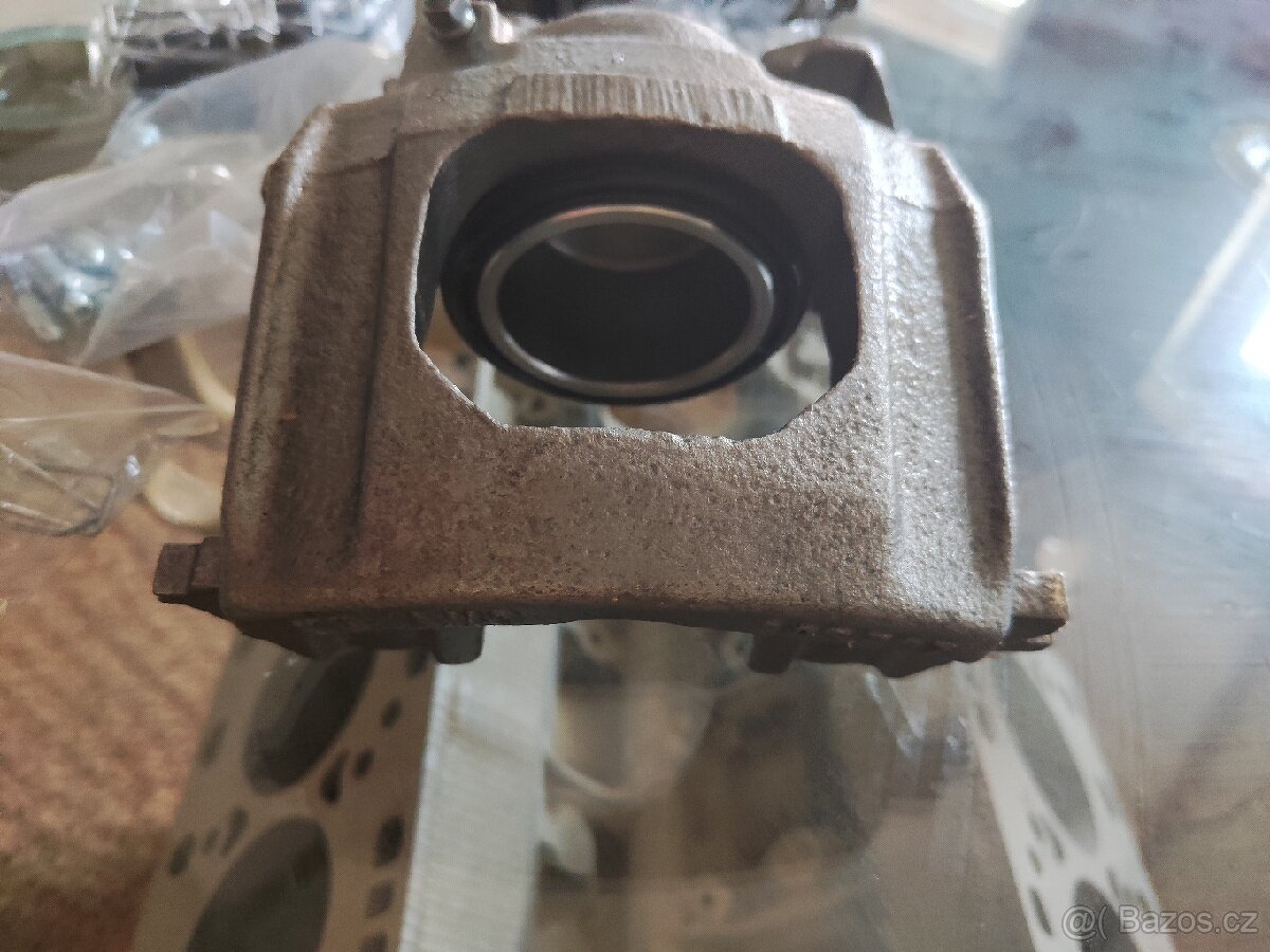 humvee,díly,Hummer H1 brzdové třmeny,čepy - 7